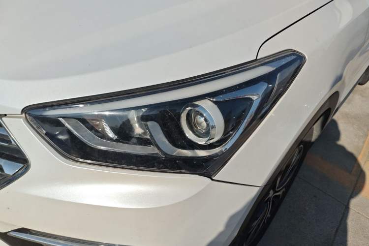 Used Hyundai Santa Fe 2017 2.0T Automatic Two-Wheel Drive Smart Version 7 Seats
