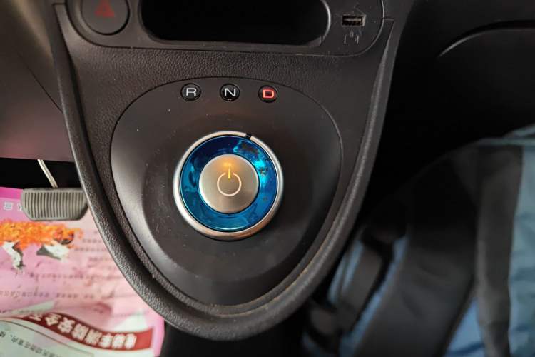 Used ORA Black Cat 2021 301 km Basic Version Gear Lever