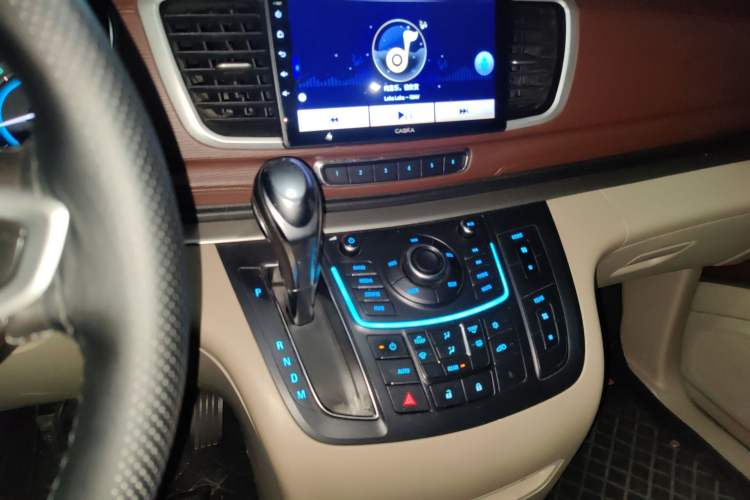 Used Buick GL8 2014 2.4L LT Luxury Business Executive Edition Audio And AC Panel