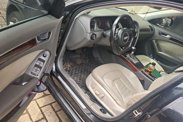 Used Audi A4L 2011 2.0 TFSI Comfort Model