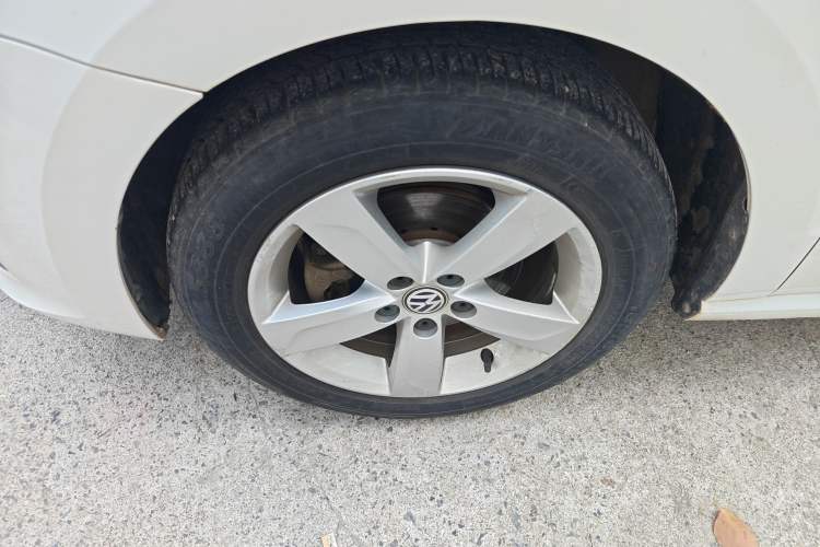 Used Volkswagen Polo 2016 1.4L Manual Fashion Model
