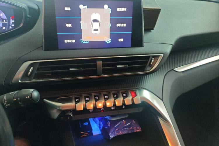 Used Peugeot 5008 2017 350THP 7-Seater Elite Edition Audio And AC Panel