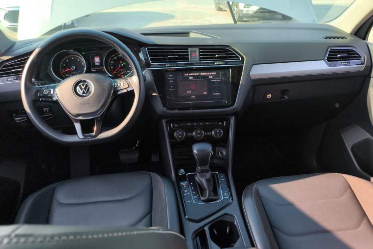 Used Volkswagen Tiguan L 2021 330TSI Automatic Two-Wheel Drive Smart Edition
