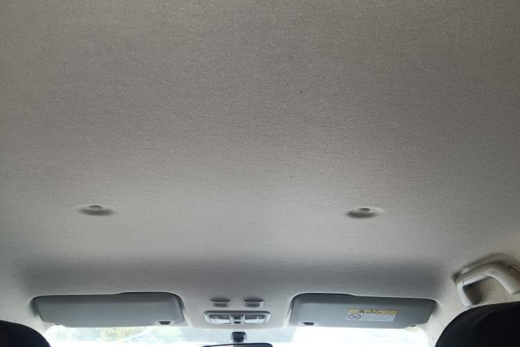 Used ORA White Cat 2022 Upgraded Model 305km Comfort Version Lithium-Ion Battery
