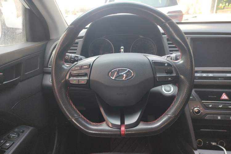Used Hyundai Elantra (6th Generation / Lingdong) 2018 1.4T Dual-Clutch Xuan Dong · Dynamic Edition Steering Wheel