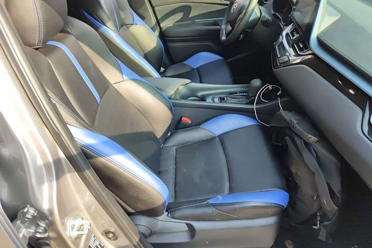 Used Toyota IZOA 2021 Dual-Motor 2.0L Yixiang Edition Right Front Seat