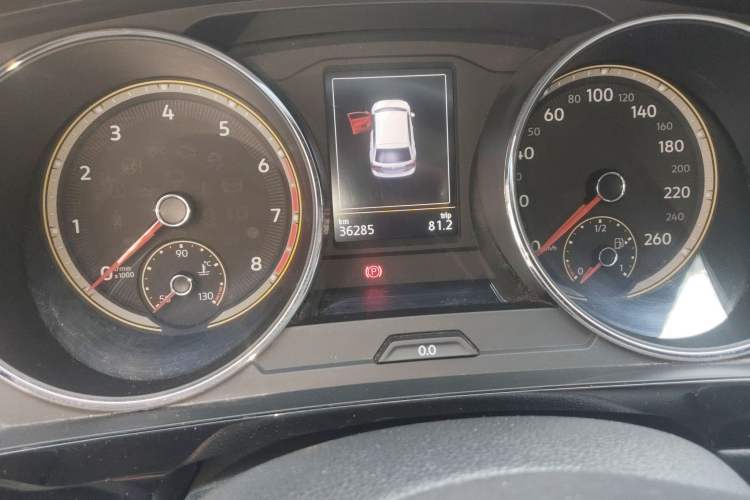 Used Volkswagen Tiguan L 2019 330TSI Automatic Two-Wheel Drive Smart Luxury Version China VI Standard Odometer Close Up