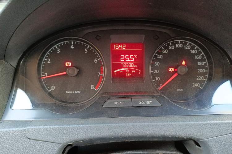 Used Volkswagen Santana 2013 1.4L Manual Fashion Edition Odometer Close Up