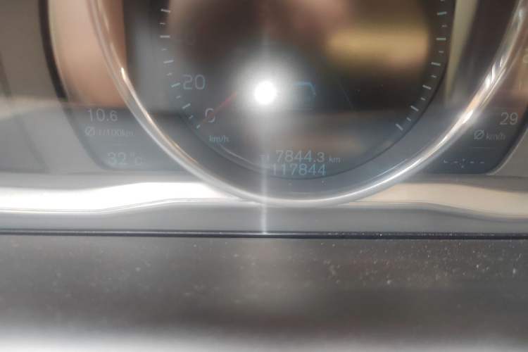 Used Volvo XC60 2014 T5 Zhiya Edition Odometer Close Up