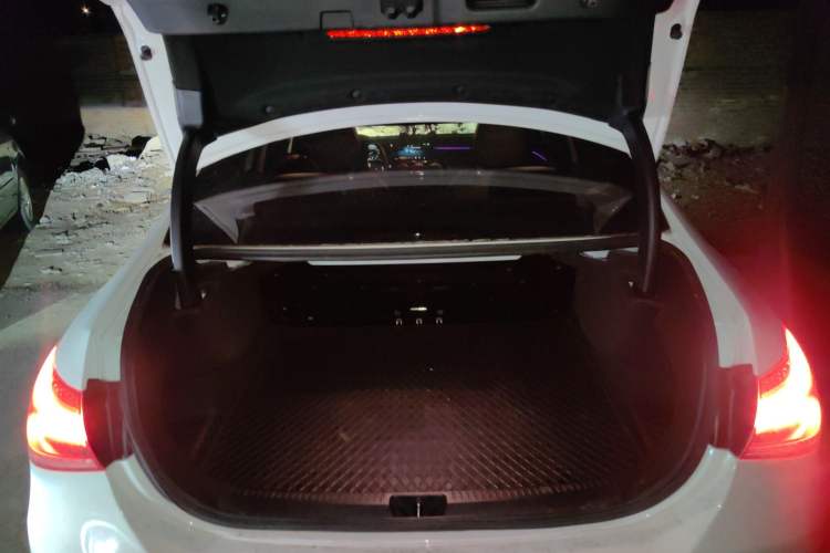 Used Mercedes-Benz A-Class 2022 Second Facelift A 200 L Sport Sedan Fashion Version Trunk