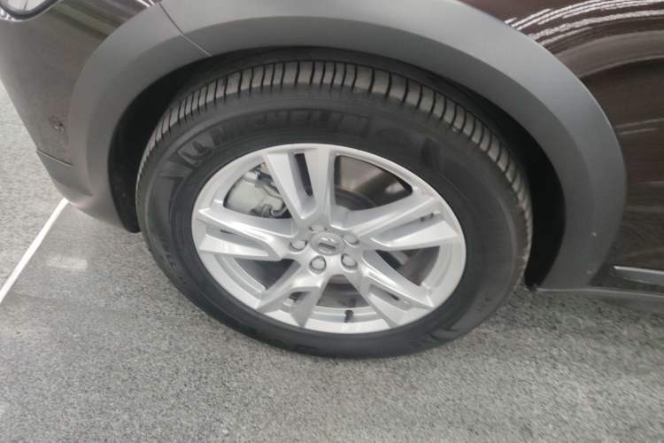 Used Volvo V90 2017 Cross Country T5 AWD Smart Range Edition