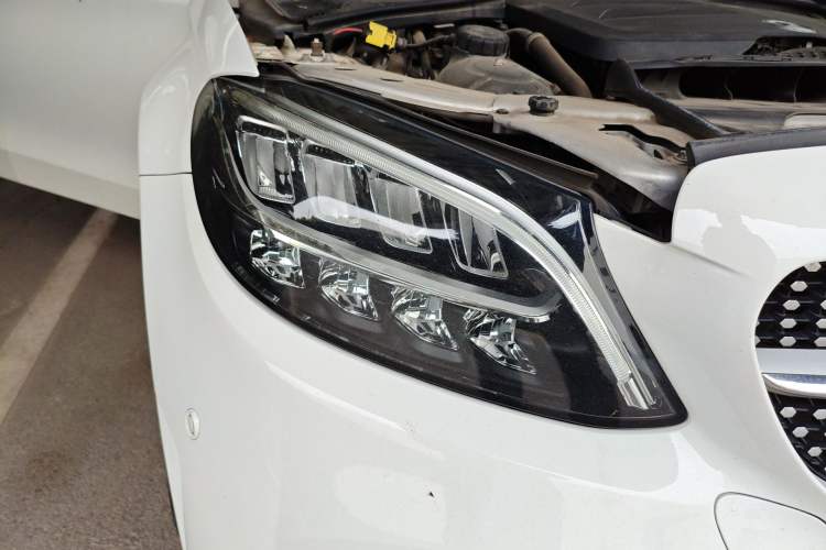 Used Mercedes-Benz C-Class 2019 Restyled C 260 L Sport Edition Right Front Headlight