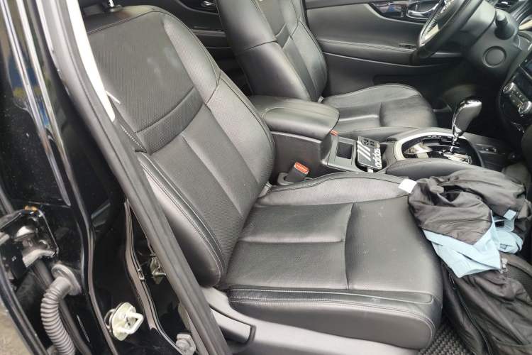 Used Nissan X-Trail 2020 2.0L XL ITS CVT 2WD SmartConnect Comfort Edition Right Front Seat