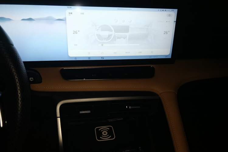 Used Roewe RX5 New Energy 2023 eRX5 Super Hybrid Prestige Edition Audio And AC Panel