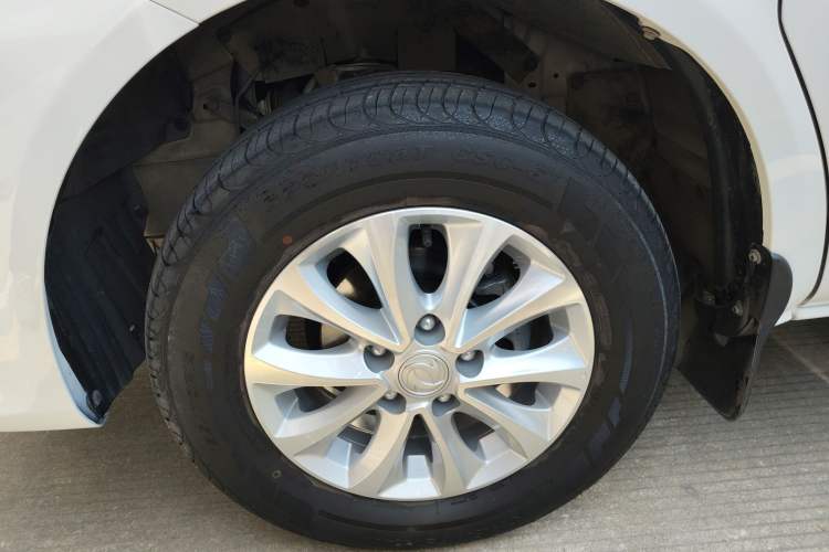 Used FORTHING Lingzhi 2019 M5L 1.6L 7-Seater Luxury Model China VI Standard