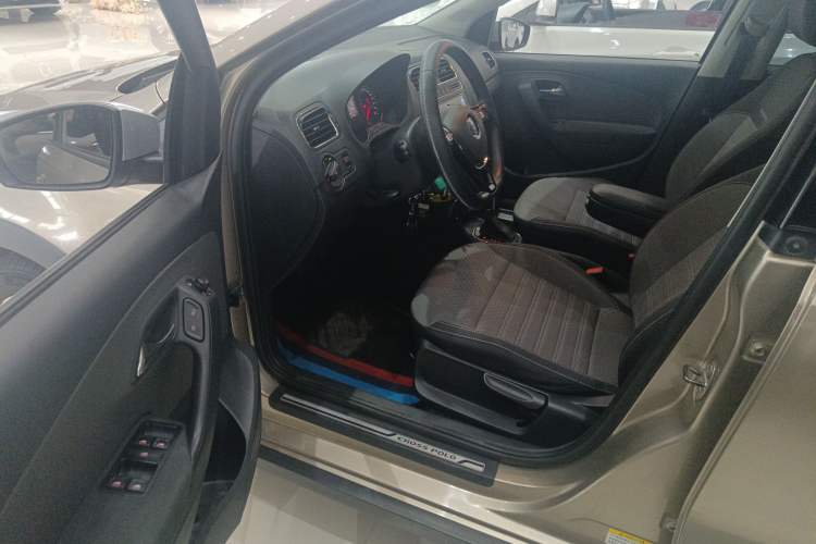 Used Volkswagen Polo 2014 1.6L Cross Polo Automatic