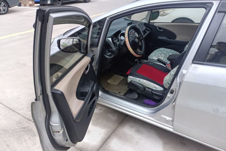 Used Honda Fit 2011 1.3L automatic comfort version