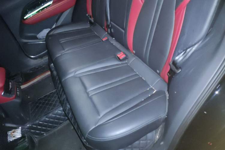 Used Hongqi HS3 2023 1.5T Two-Wheel Drive Shanwei Edition Interior 4