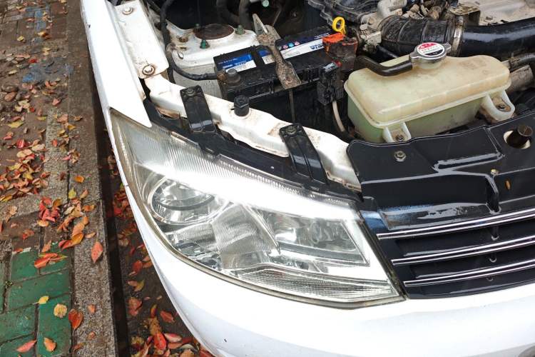 Used Dongfeng Fengon 330 2014 1.5L Manual Standard Edition DK15-02
