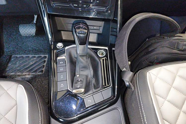 Used Volkswagen Tayron 2023 300TSI Two-Wheel-Drive Luxury Plus Advanced Edition
