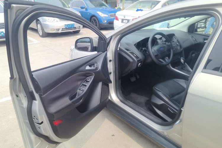 Used Ford Focus 2015 Hatchback 1.6L Automatic Comfort Model Driver Seat