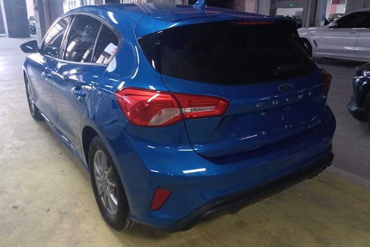 Used Ford Focus 2020 Hatchback EcoBoost 180 Automatic Trend Edition Exterior 2