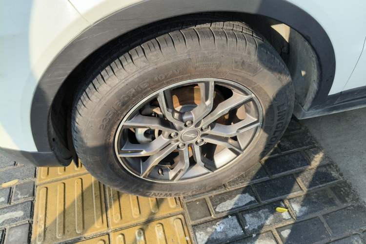 Used Land X7 2018 Jingyue 1.5T Panoramic Luxury Model Exterior 3