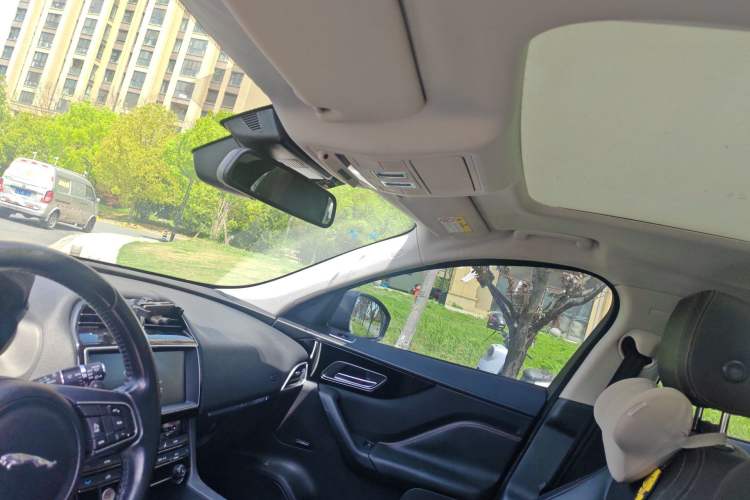 Used Jaguar F-PACE 2016 2.0T Two-Wheel-Drive R-Sport Sport Edition