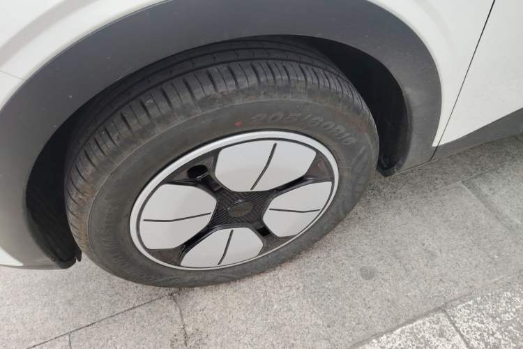 Used Geely Galaxy Geome 2025 410 km Free Version Left Front Wheel Hub