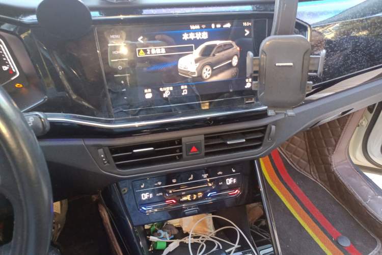 Used Volkswagen Tayron GTE Plug-in Hybrid 2020 1.4T Luxury Model Audio And AC Panel