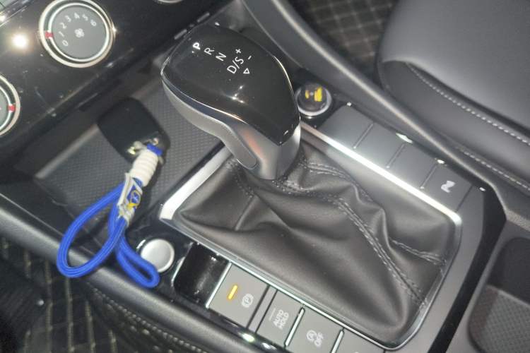 Used Volkswagen Sagitar 2026 Model 30 Million Units Selected 300TSI DSG Surpassing Edition
