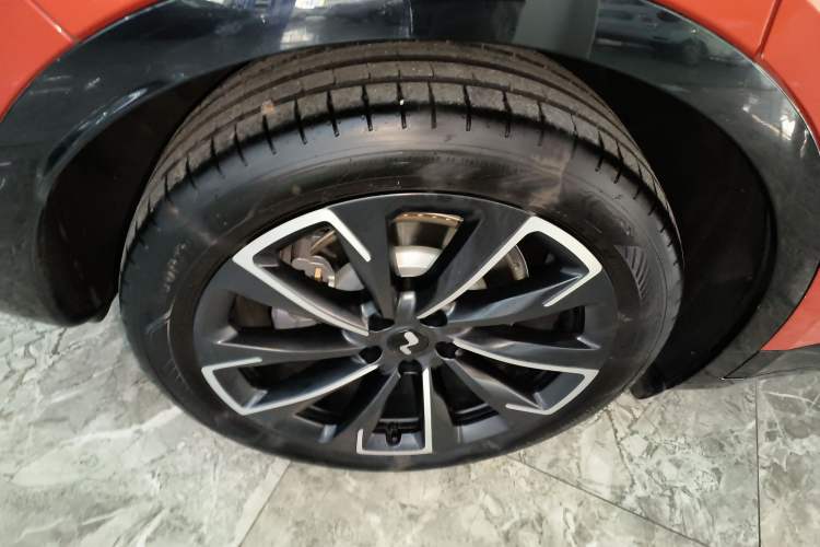 Used ONVO L60 2024 60 kWh All-Wheel Drive Right Rear Wheel Hub