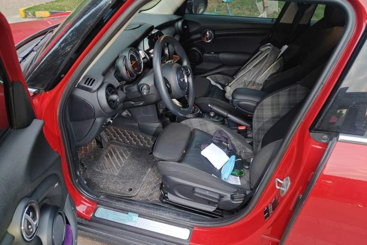 Used MINI 2016 1.5T COOPER Five-Door Edition Left Front Seat