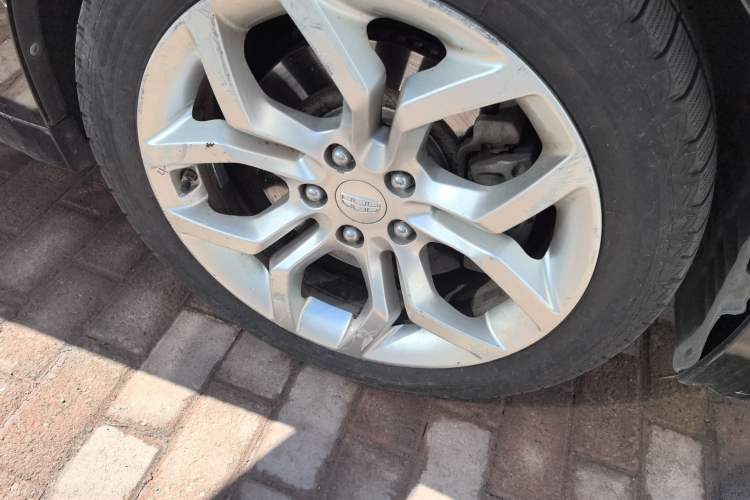 Used Geely Auto Emgrand GT 2015 1.8T Flagship Model Right Front Wheel Hub