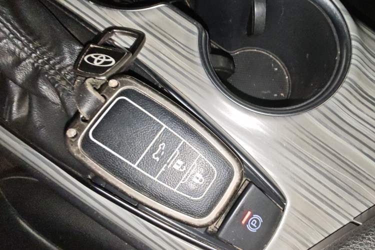 Used Toyota Camry 2019 Revised Version Dual-Engine 2.5 HG Luxury Edition Vehicle Key