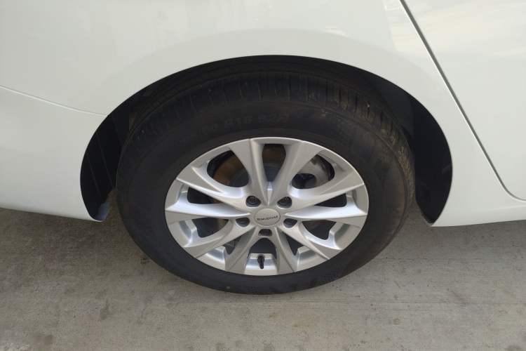 Used Roewe i5 2023 1.5L Manual Comfort Edition
