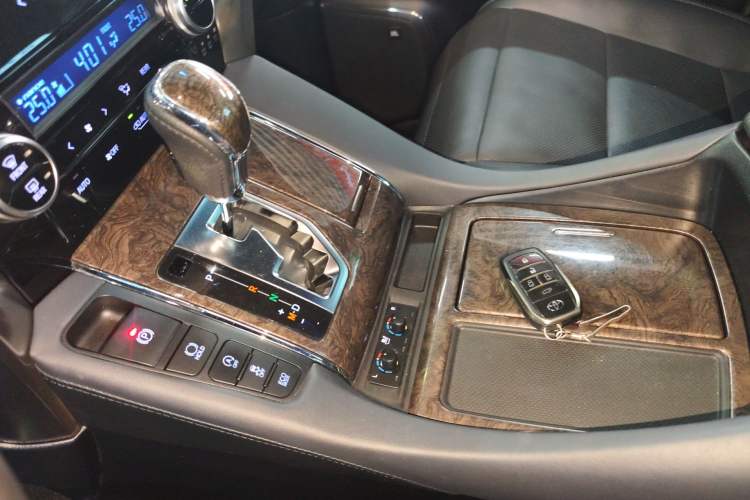 Used Toyota Alphard 2018 Revised Version 3.5L Premium Edition
