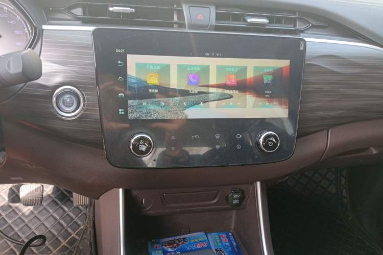 Used Dongfeng Ruichi 7 2022 2.3T Manual 4x4 Diesel Standard Version with Long Cargo Bed and Flatbed M9T