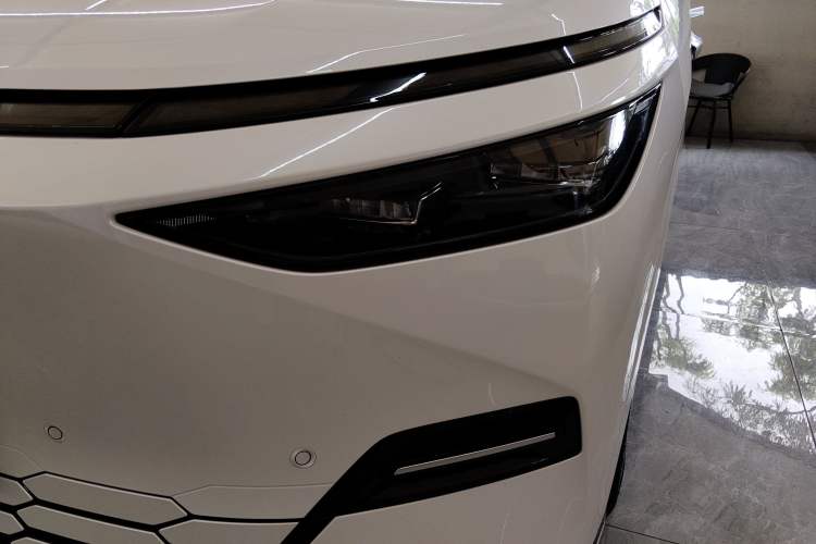 Used XPeng X9 2025 740 Ultra-Long Range Max
