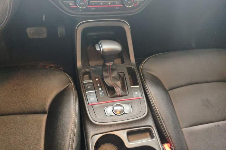 Used Qoros 5 2019 1.6T Automatic Zhiyun Connect (AliOS) Edition Prestige Model
