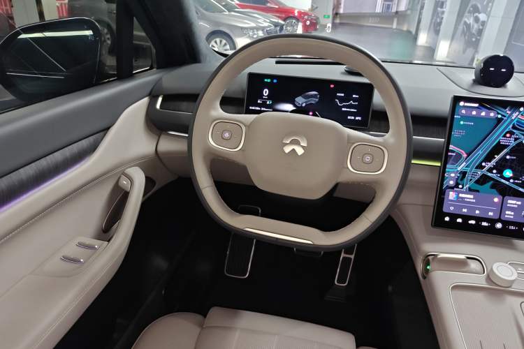 Used Nio ES8 2023 75 kWh Executive Edition Steering Wheel
