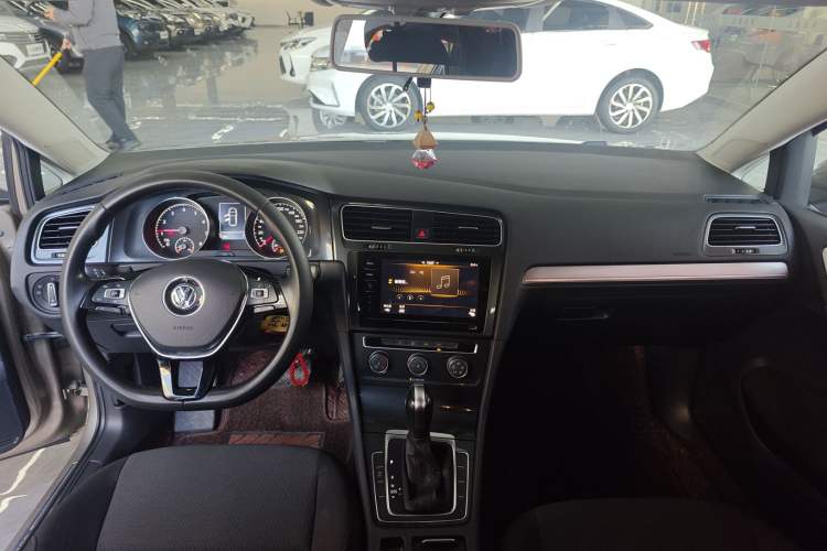 Used Volkswagen Golf 2020 200TSI DSG Comfortable and Ambitious Edition