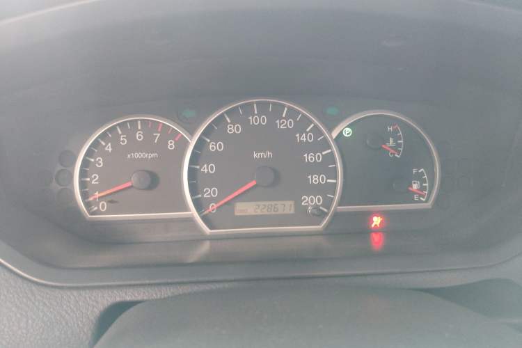 Used Kia Carens 2005 2.0L Instrument Cluster