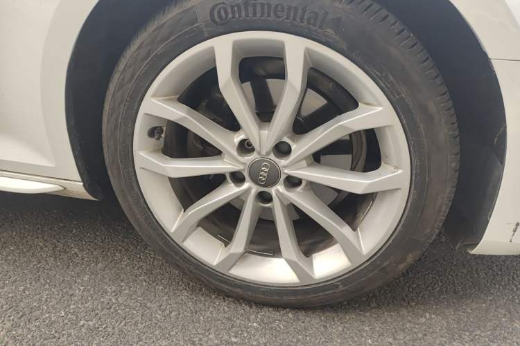 Used Audi A4L 2018 30th Anniversary Edition 40 TFSI Fashion Model
