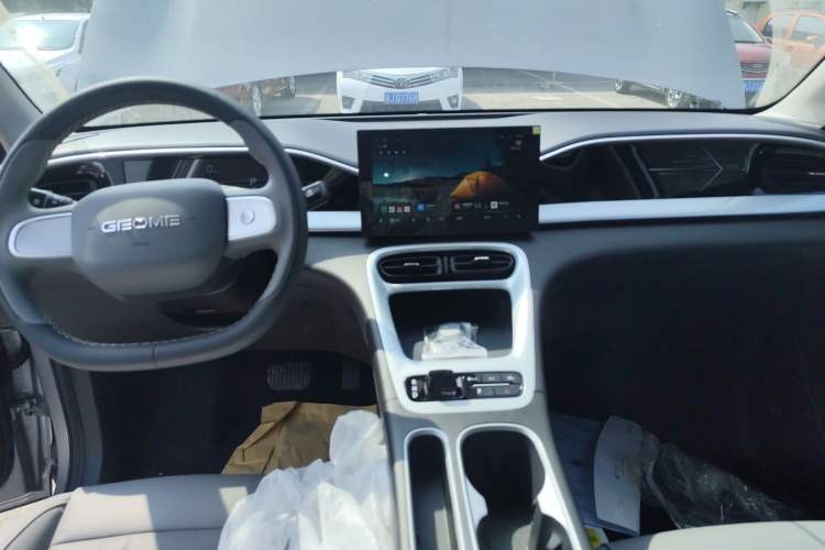 Used Geely Galaxy Geome 2026 Model 310km Youth Edition
