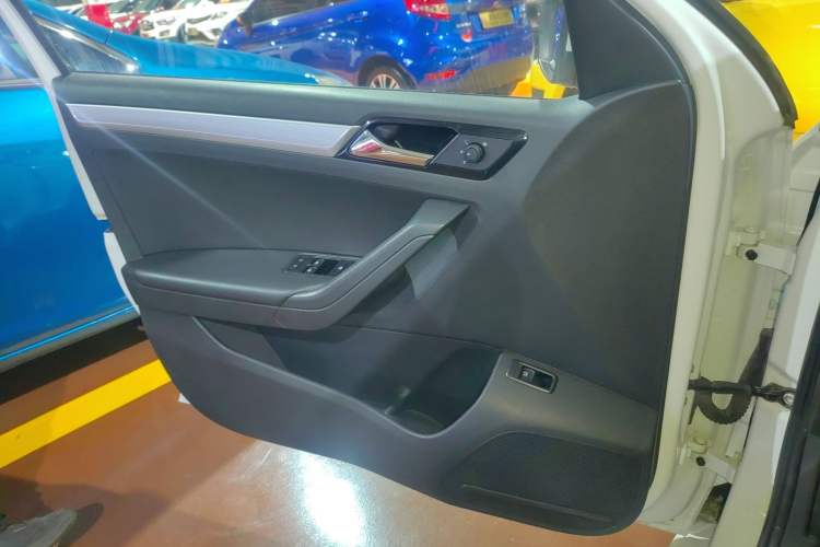 Used Jetta VA3 2019 1.5L Automatic Enjoyment Edition Left Front Door Interior