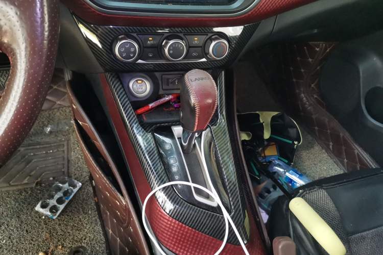 Used Nissan Lannia 2019 1.6L CVT Smart Connect Smart Cool Version China V Standard Gear Lever