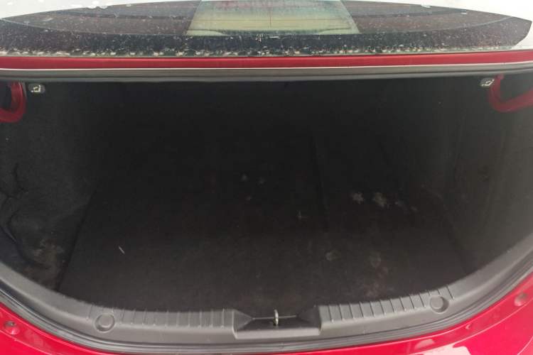 Used Mazda 3 Axela 2017 Sedan 1.5L Manual Luxury Model Emission Standard China V Trunk