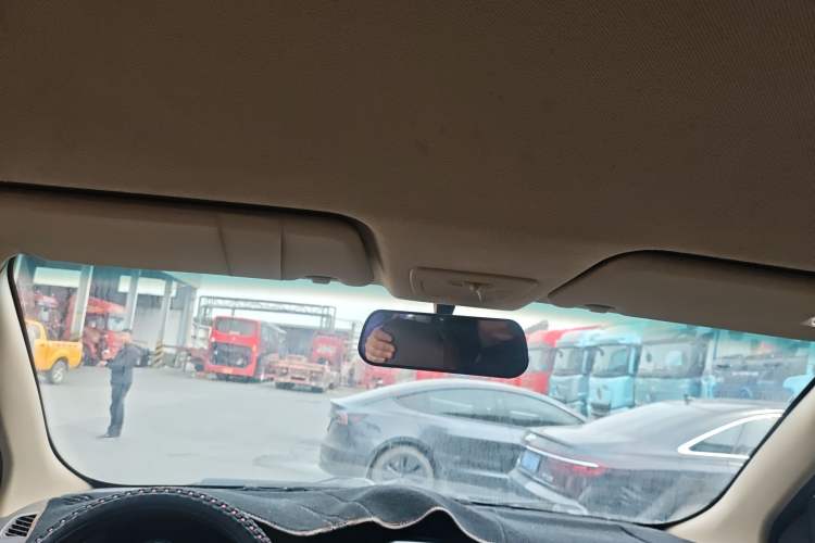 Used Baojun 730 2014 1.5L manual standard trim 7 seats
