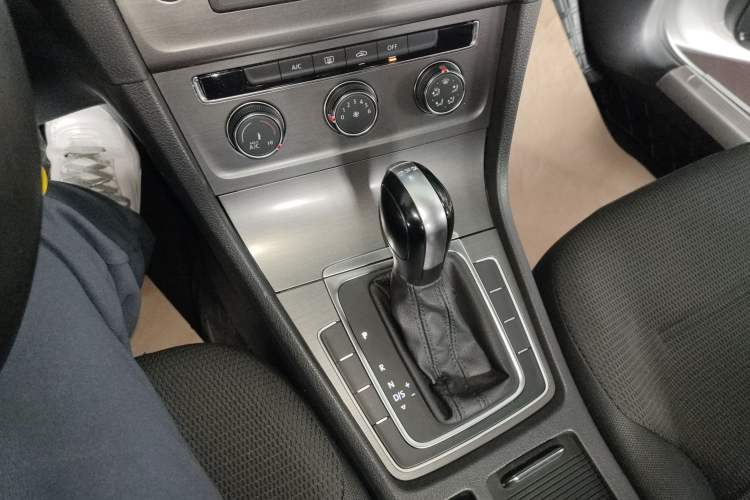 Used Volkswagen Golf 2016 230TSI Automatic Comfort Version